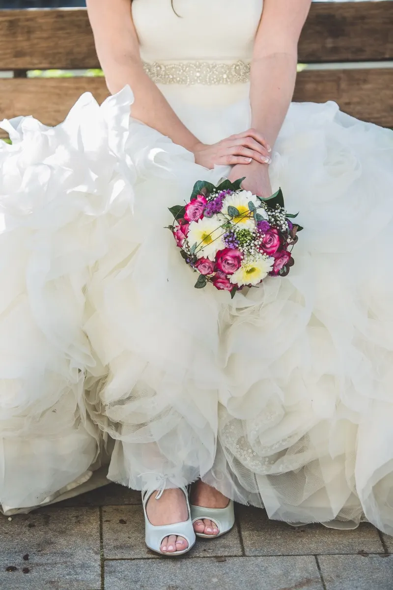 wedding detail shoes dress flowers wurzburg destination wedding